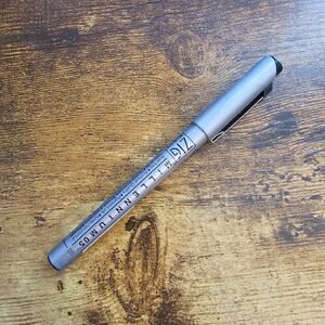 Kuretake Zig Memory System Millennium fineliner pen with a silver barrel